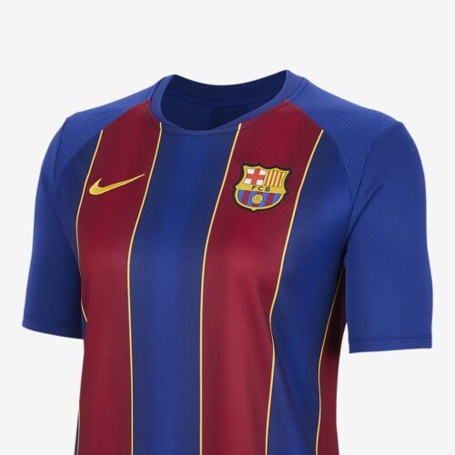 Image de l'article Quand Nike imagine une robe avec le nouveau maillot du Barça
