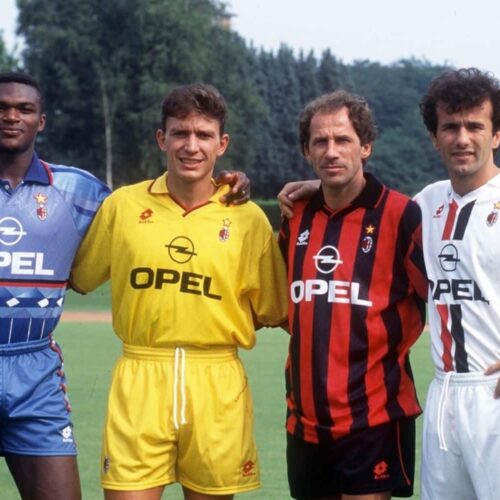 Image de l'article En 1995, l'AC Milan portait déjà un maillot bleu