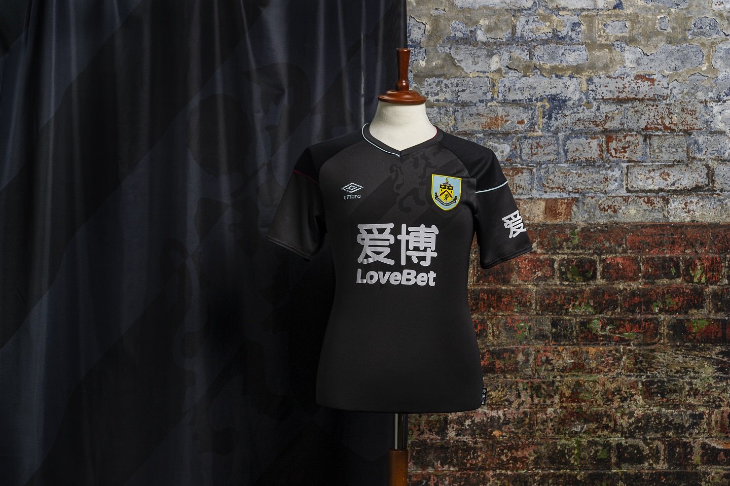 Maillot Burnley Extérieur 2022-23 – Le Parc à Maillots