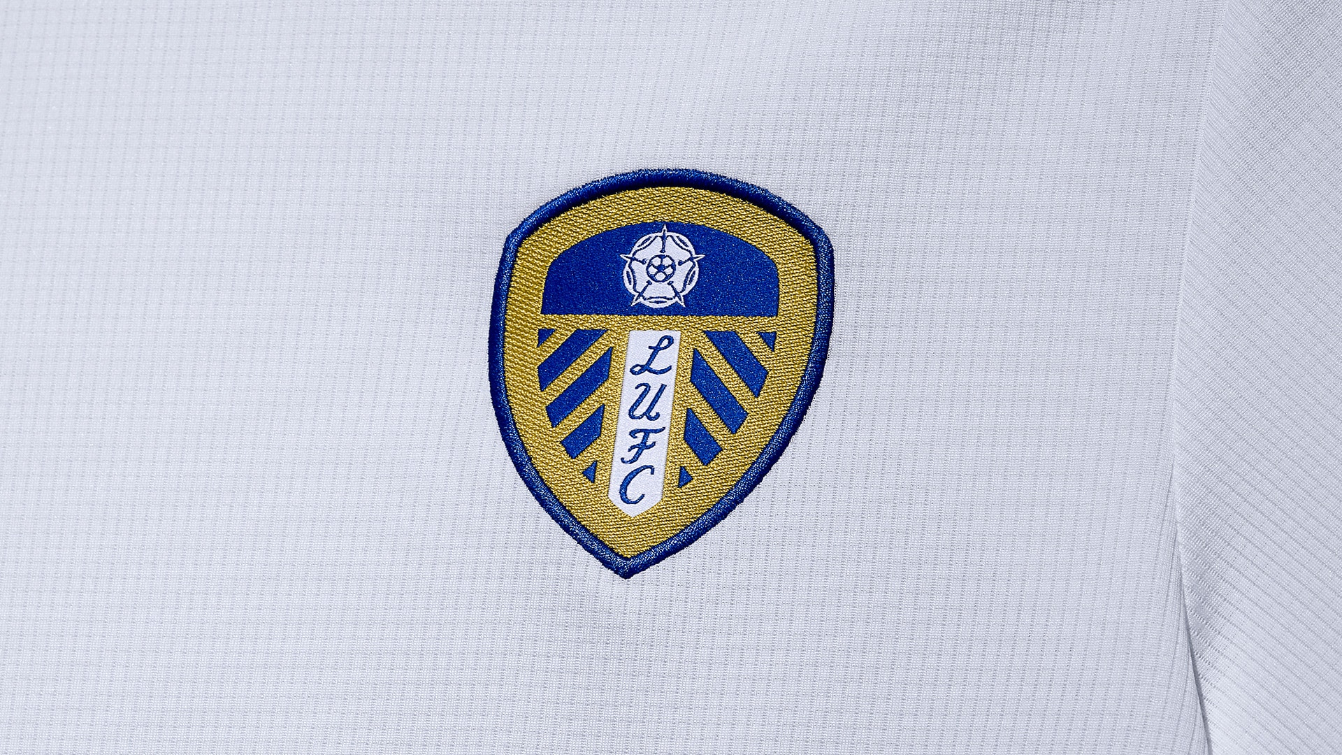 Leeds dévoile ses maillots 2020-2021 avec adidas - footpack.