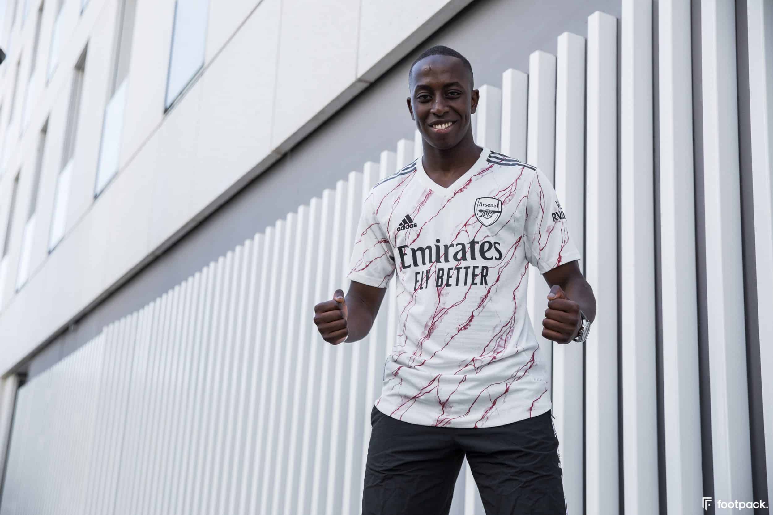 Maillot Arsenal Extérieur 2020/2021 #7 Bukayo Saka - Taille L - Occasion
