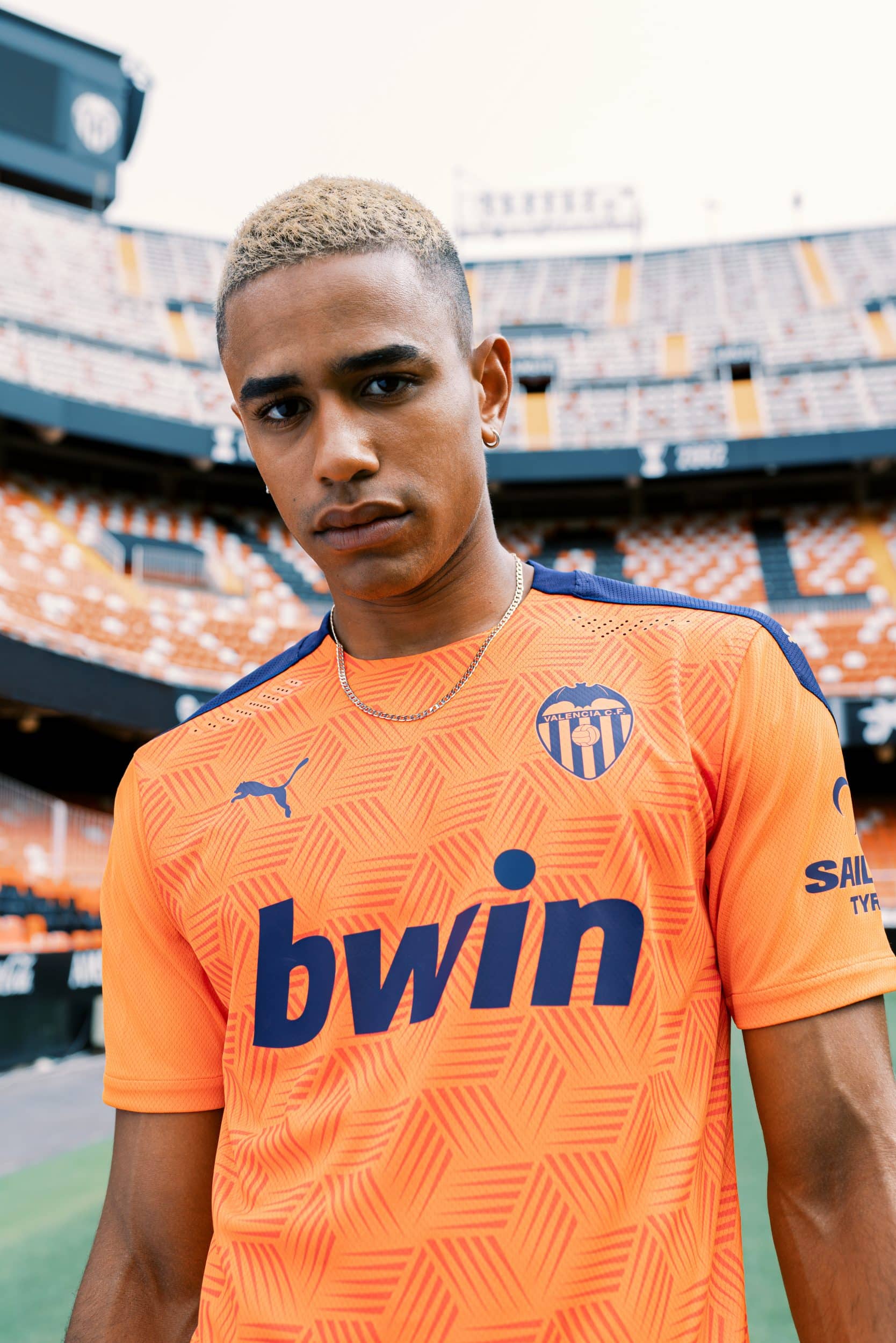 maillot-exterieur-fc-valence-2020-2021-puma-2