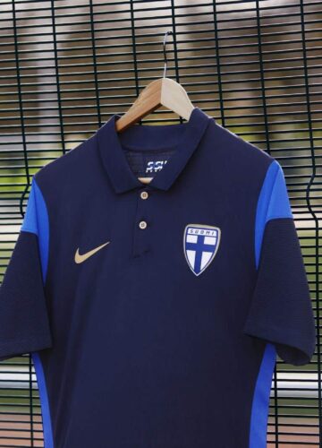 Maillot De Foot Finlande – Entraînement SOC – Taille L – Jaune – Occasion