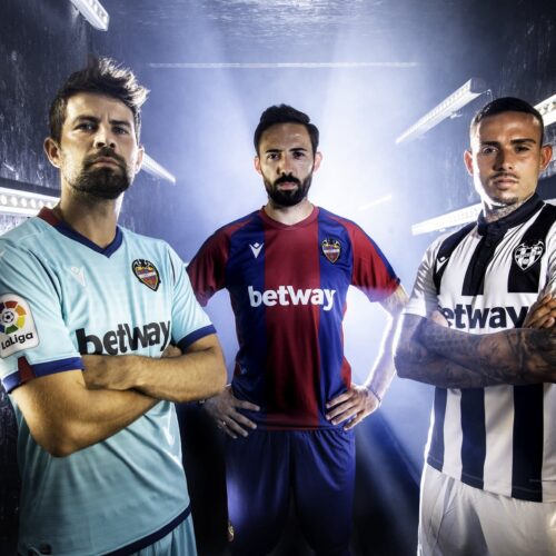 Image de l'article Levante et Macron dévoilent les maillots 2020-2021