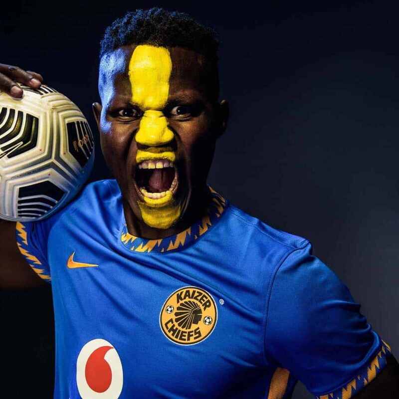 Sortie des maillots domicile et extérieur des Kaizer Chiefs 24-25 - Footy Headlines FR