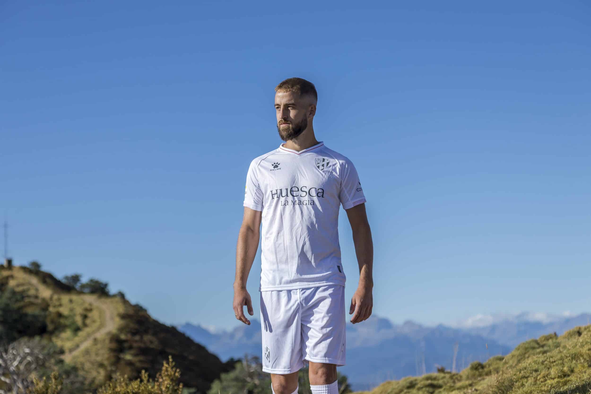 maillot-exterieur-huesca-2020-2021-kelme
