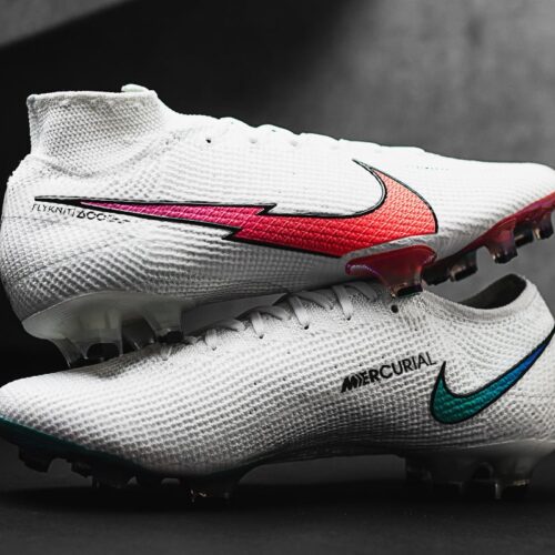 Image de l'article Flash Crimson, le nouveau pack Nike qui était prévu pour les JO de Tokyo ...