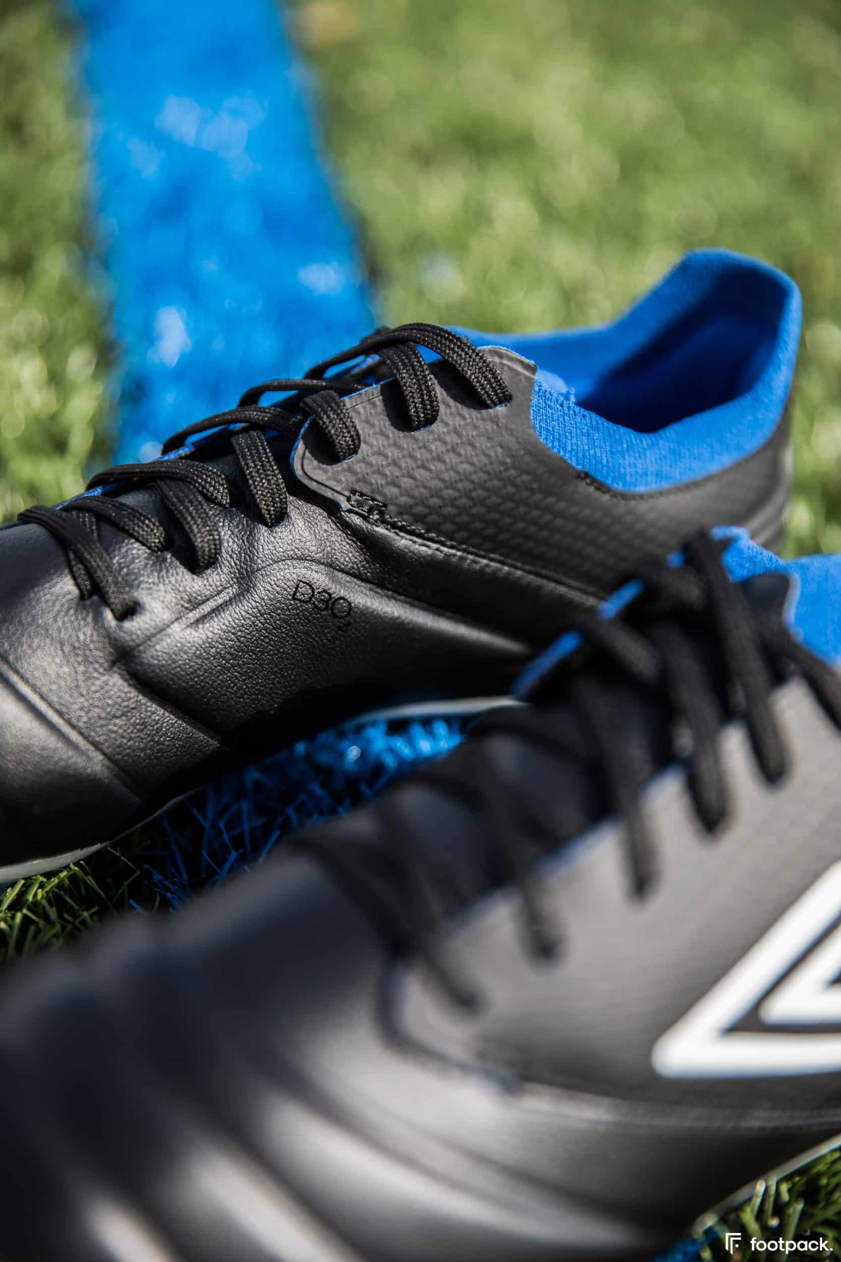 umbro-tocco-noir-bleu-2020-footpack-5