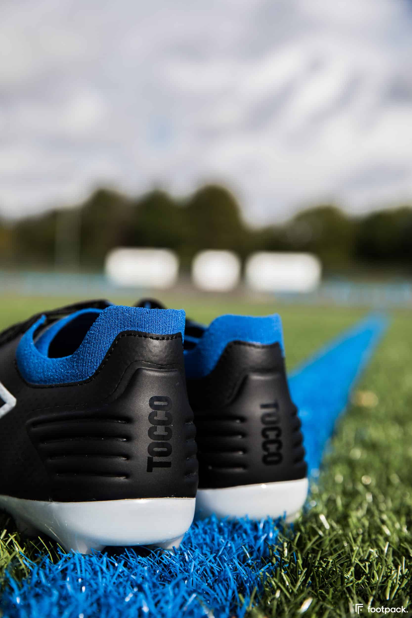 umbro-tocco-noir-bleu-2020-footpack-8
