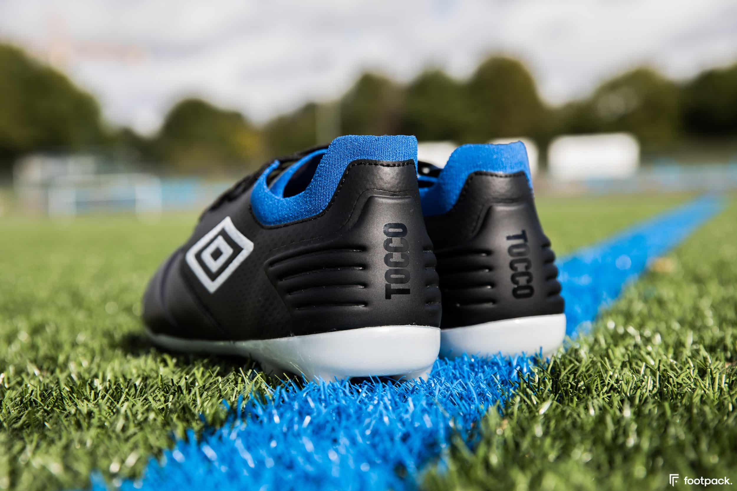 umbro-tocco-noir-bleu-2020-footpack-9
