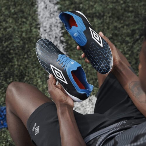 Image de l'article Un nouveau coloris pour la Umbro Velocita 5
