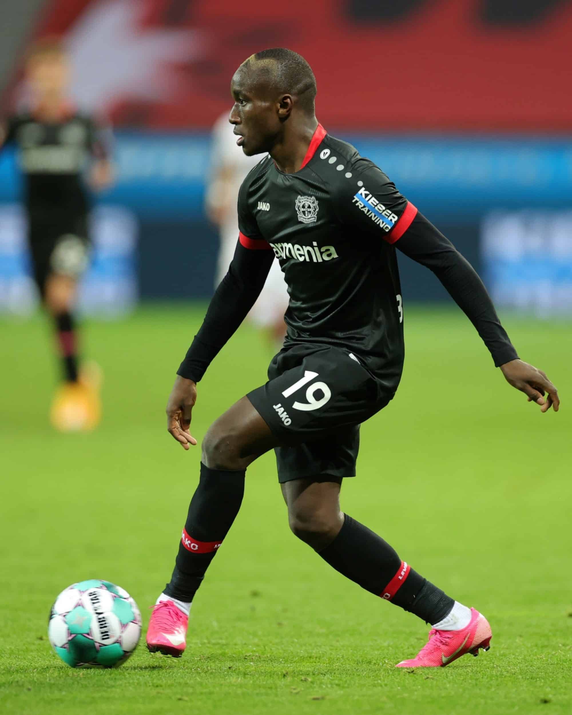 diaby-nike-mercurial-superfly-rosa