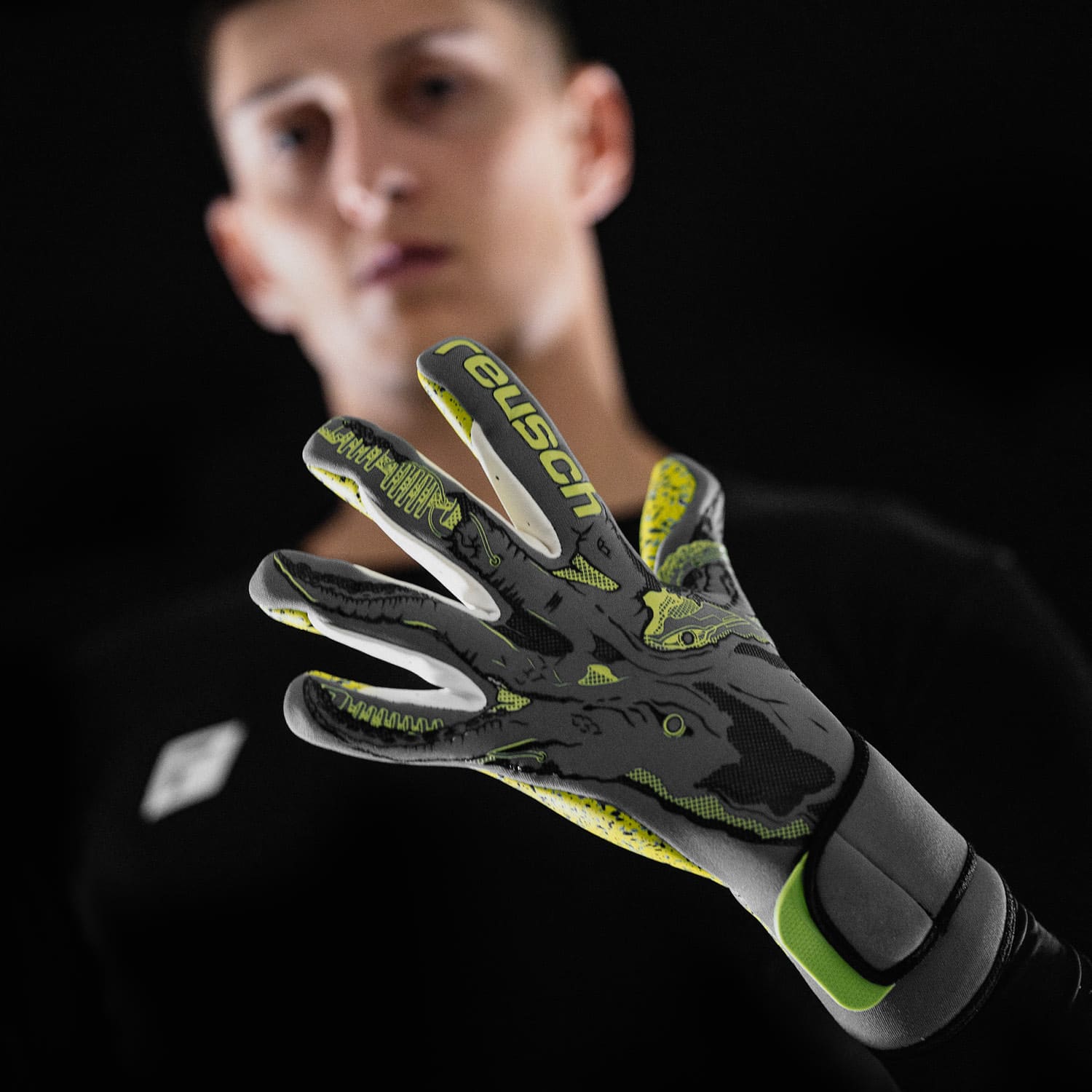 gant-reusch-halloween-x-tentacle-1