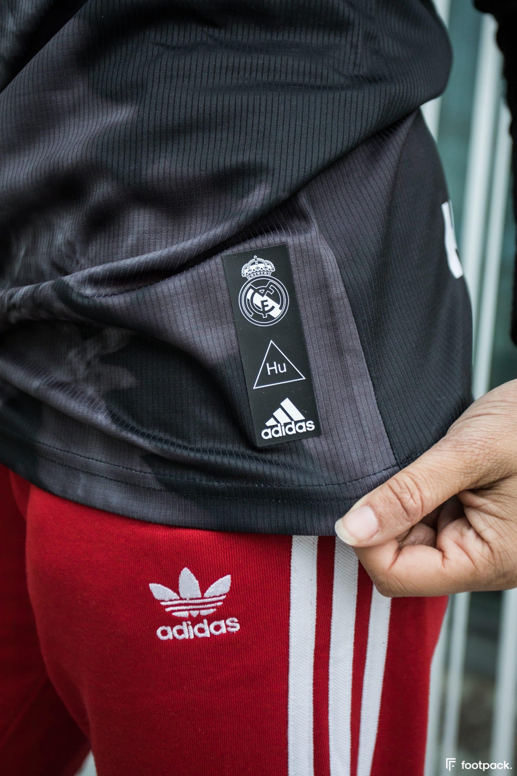 maillot-real-madrid-adidas-humanrace-footpack-4