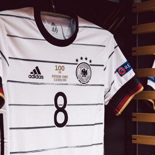 Image de l'article Des maillots spéciaux pour Toni Kroos et Joshua Kimmich