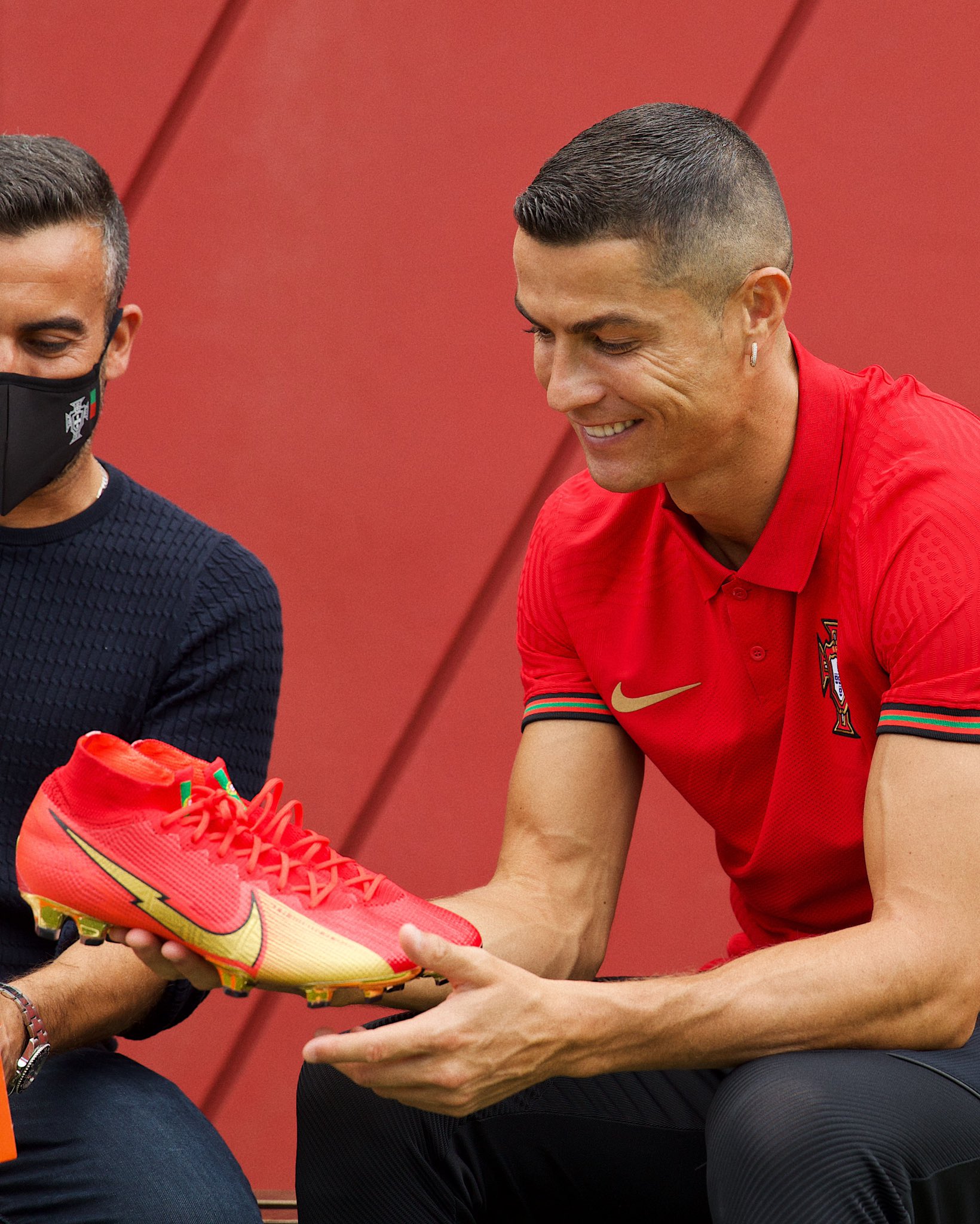 nike-mercurial-superfly-cristiano-ronaldo-100-buts-2