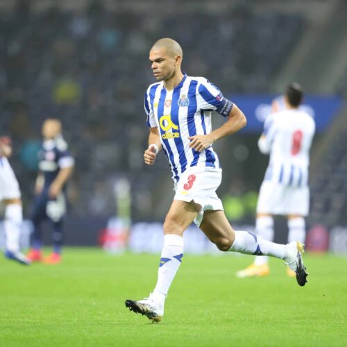 Image de l'article Le portugais Pepe en passe de quitter Umbro ? #bootsmercato