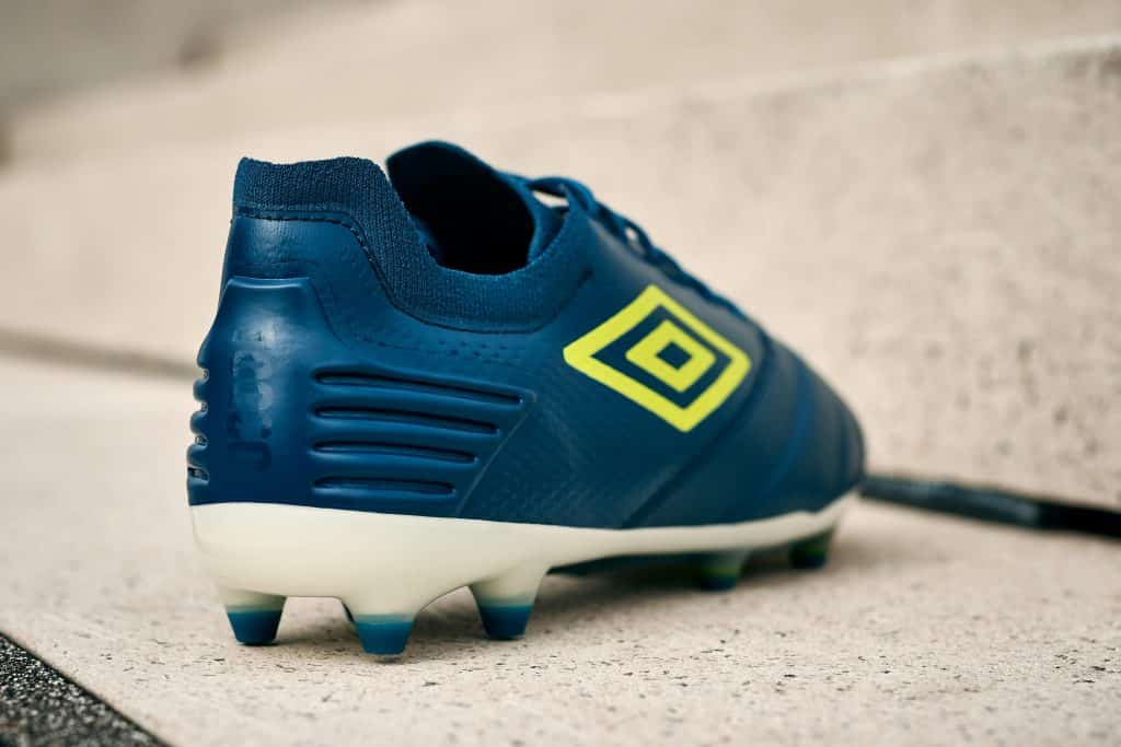 umbro crampons