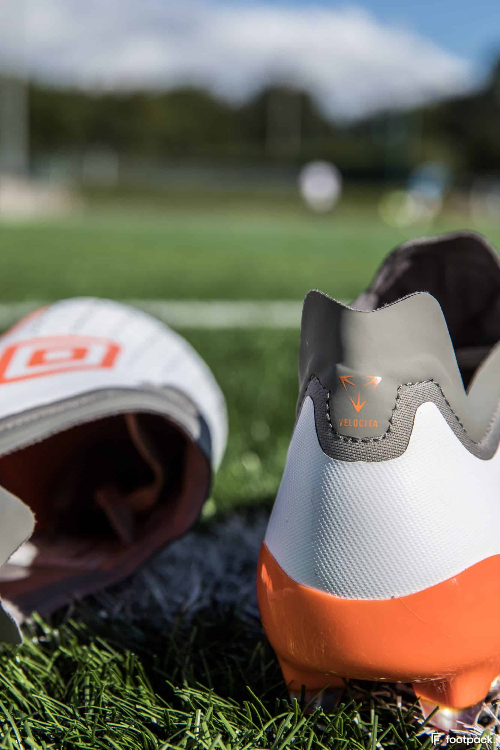 umbro-velocita-5-blanche-orange-footpack-7