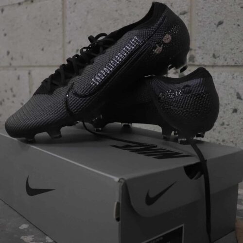 Image de l'article Des crampons contre les violences policières pour Alexander Iwobi