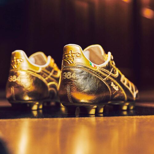 Image de l'article Des crampons en or dévoilés en édition limitée par Diadora