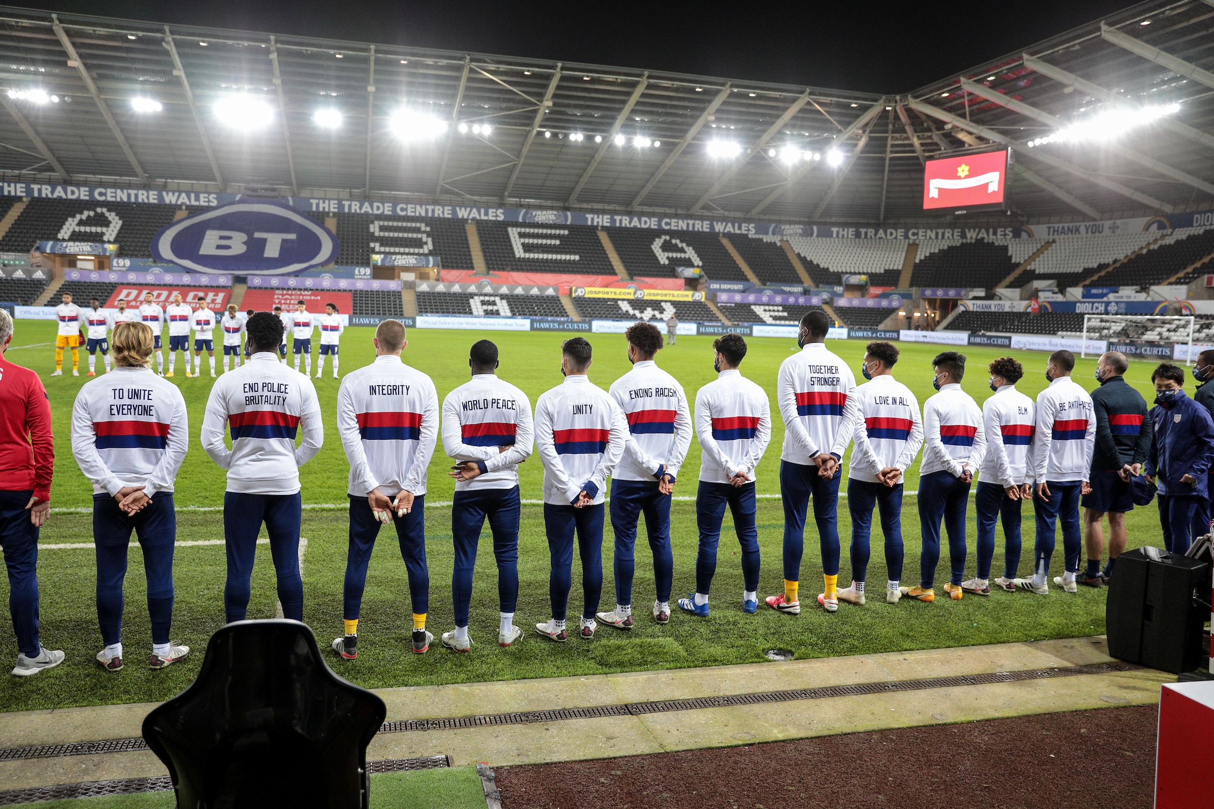 message-veste-etats-unis-football-be-the-change-2