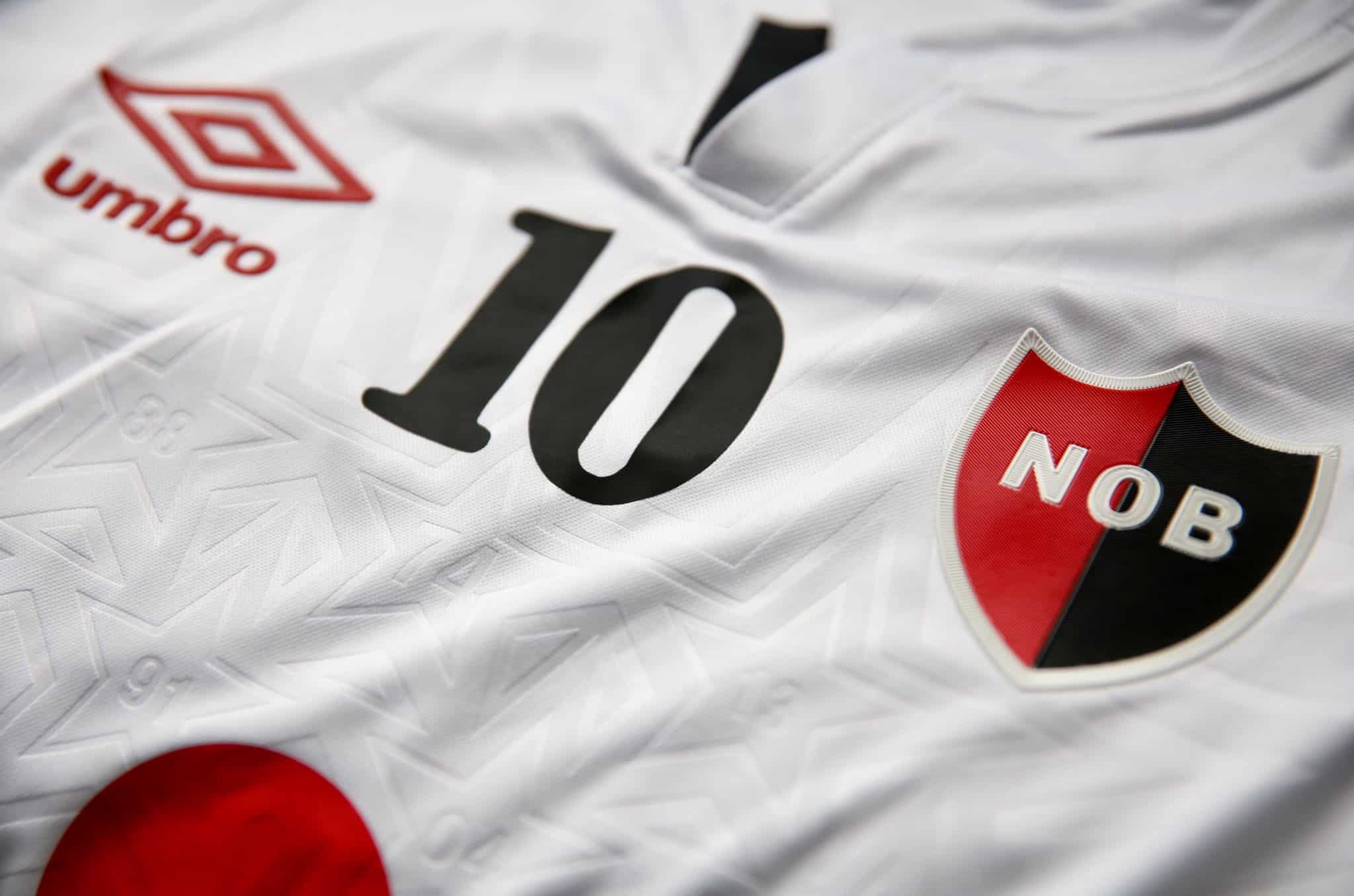 newells-old-boy-maradona