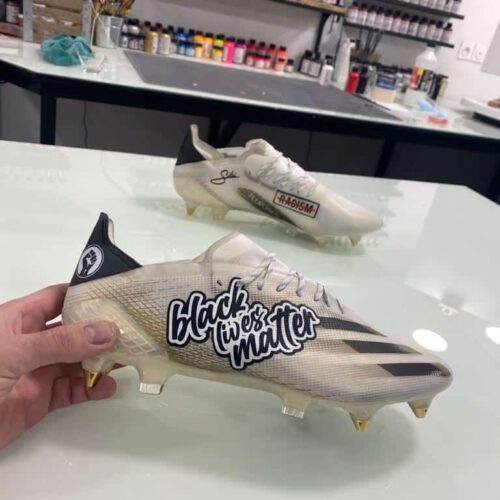 Image de l'article De nouveaux crampons customisés pour Michy Batshuayi