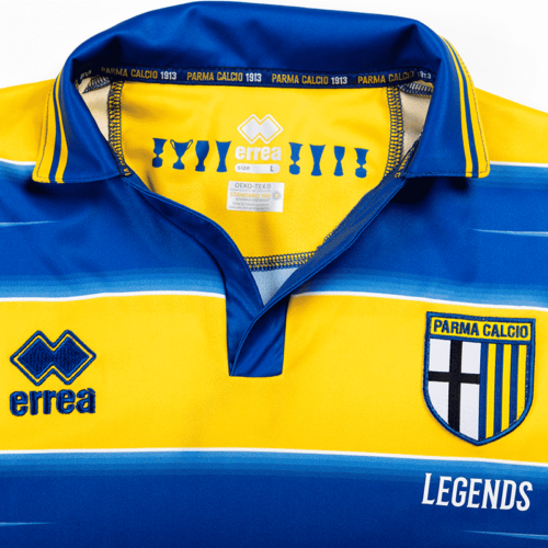 Image de l'article Parme réédite le maillot de la finale de l'UEFA 1999 gagnée contre l'OM