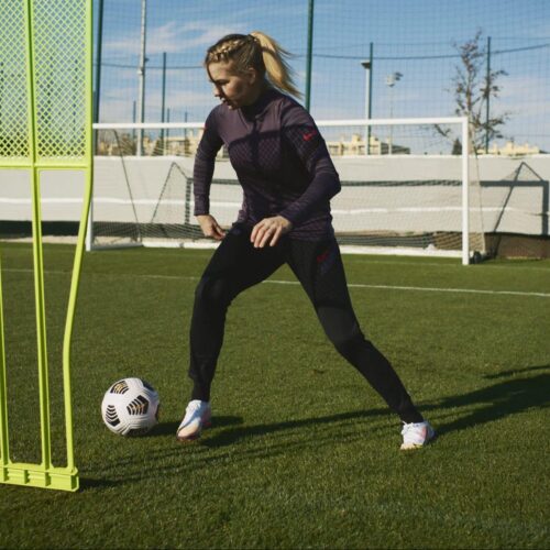 Image de l'article Cristiano Ronaldo et Ada Hegerberg, les visages de la nouvelle Nike Mercurial