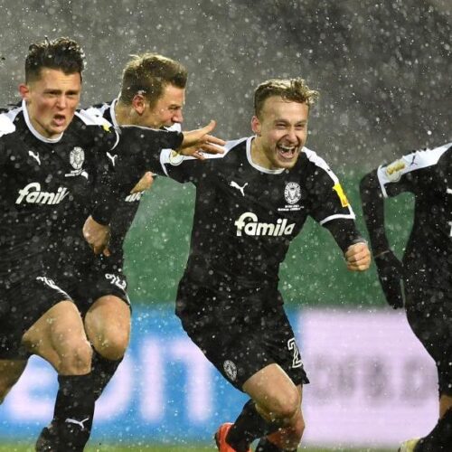 Image de l'article Conçu pour le match face au Bayern, le maillot d'Holstein Kiel devient iconique