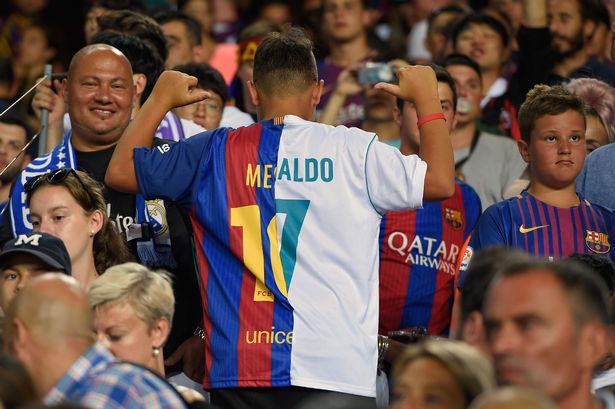 messi-ronaldo-football-shirt