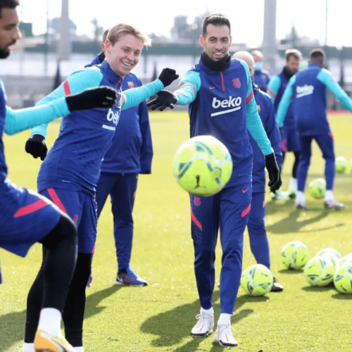 Image de l'article Le Barça dévoile un nouveau maillot pré-match et une nouvelle gamme training