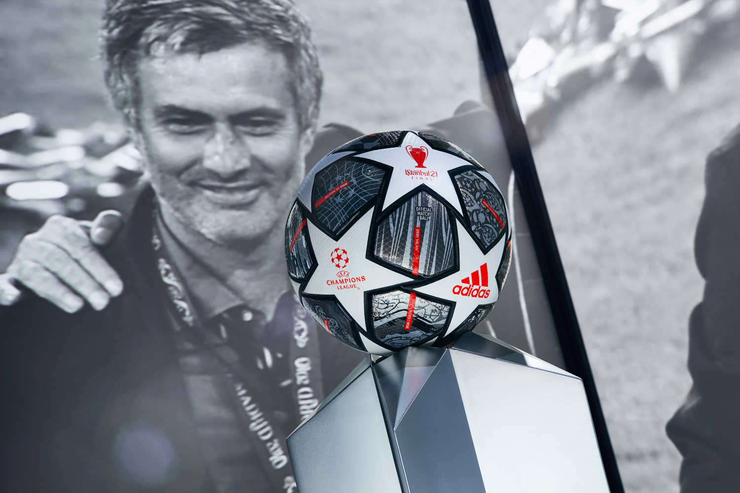 ballon-champions-league-2021-adidas