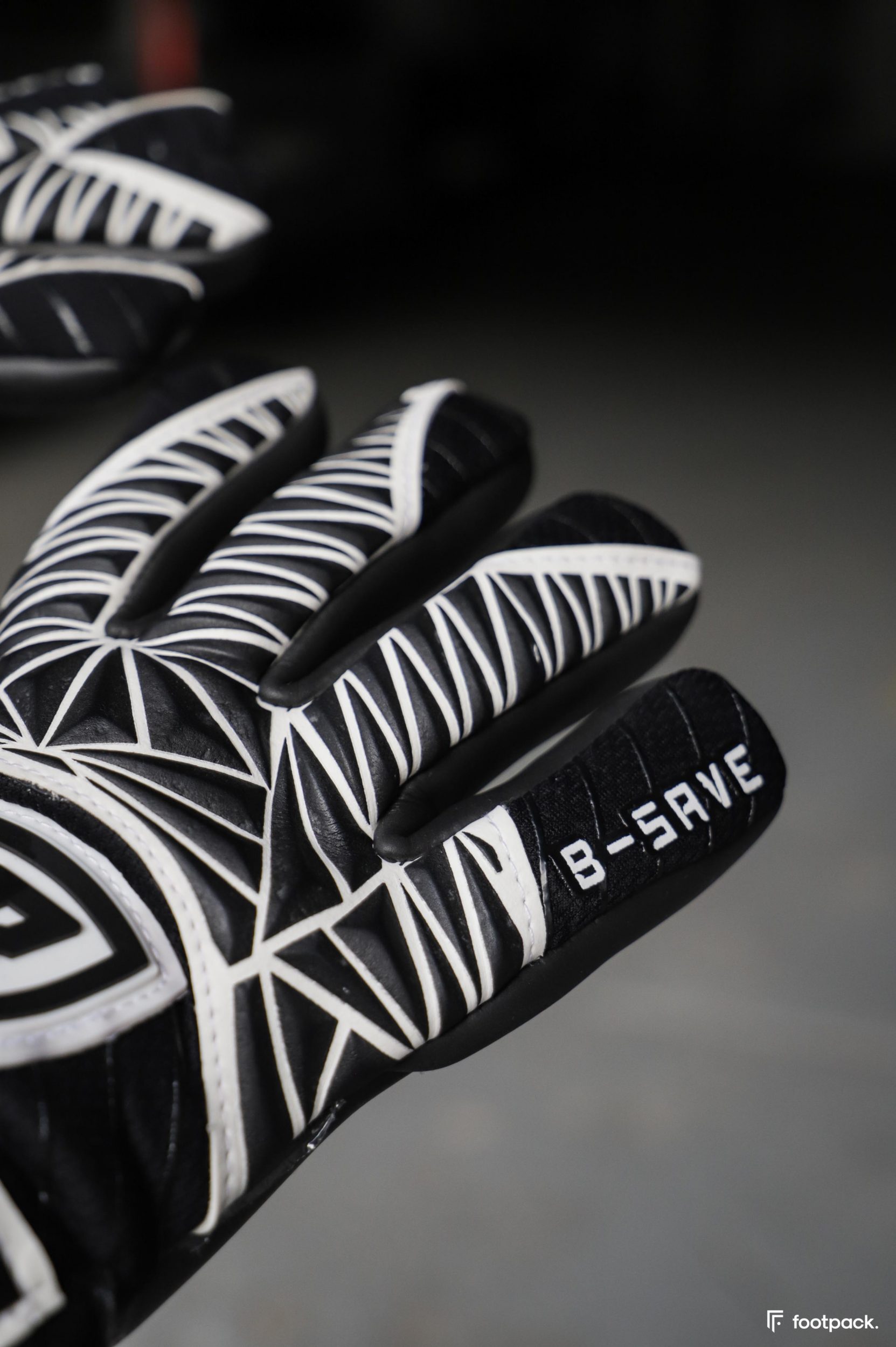 gants-b-save-goleiro-footpack-test-4