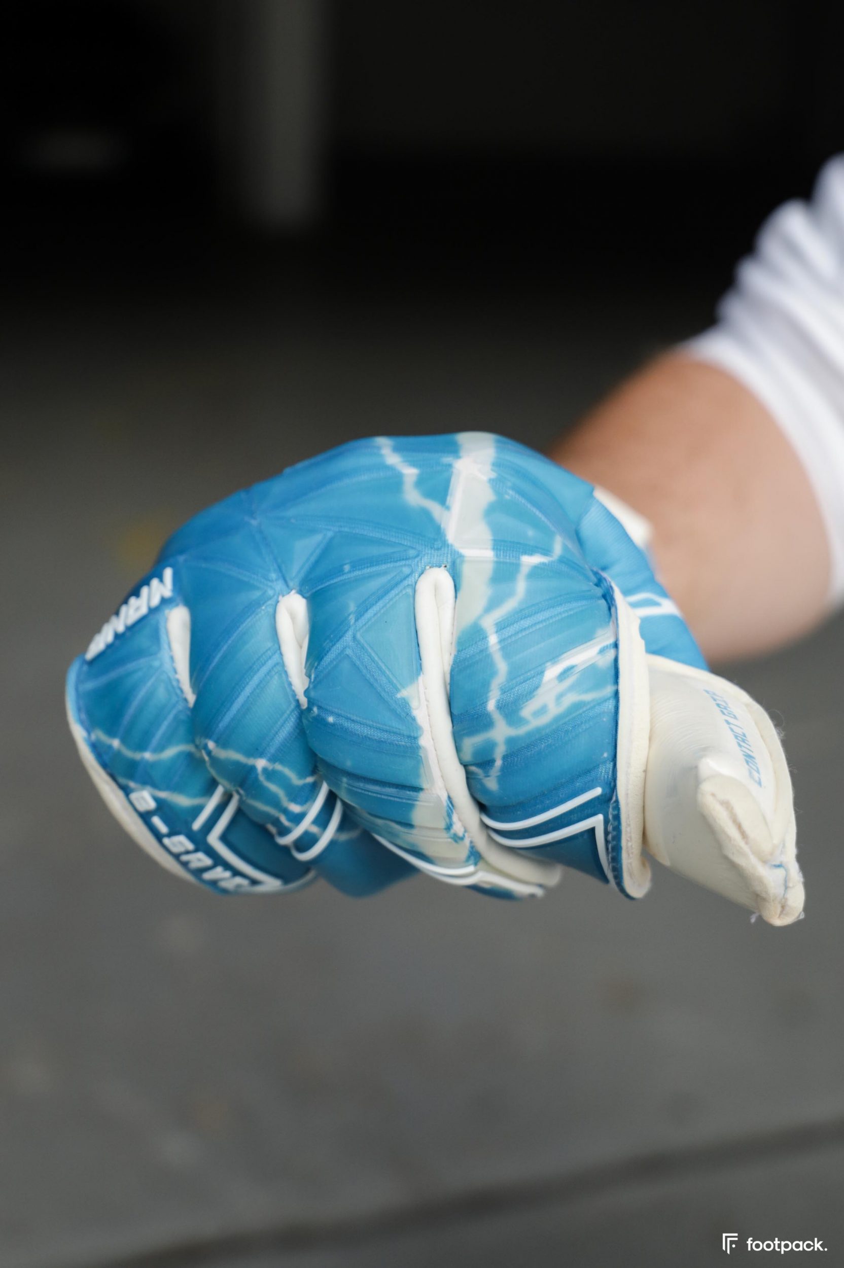 gants-b-save-mana-footpack-test-2
