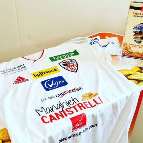 Image de l'article L'AC Ajaccio, ce club passé maitre dans l'utilisation de son maillot comme objet marketing