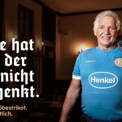 Image de l'article Le Fortuna Düsseldorf dévoile un maillot en hommage aux serveurs des bars