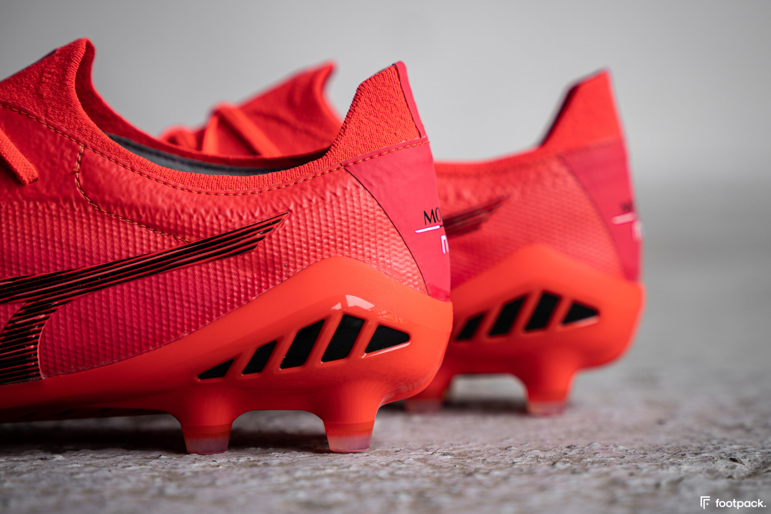 Mizuno Morelia Néo 3 Ignition Red