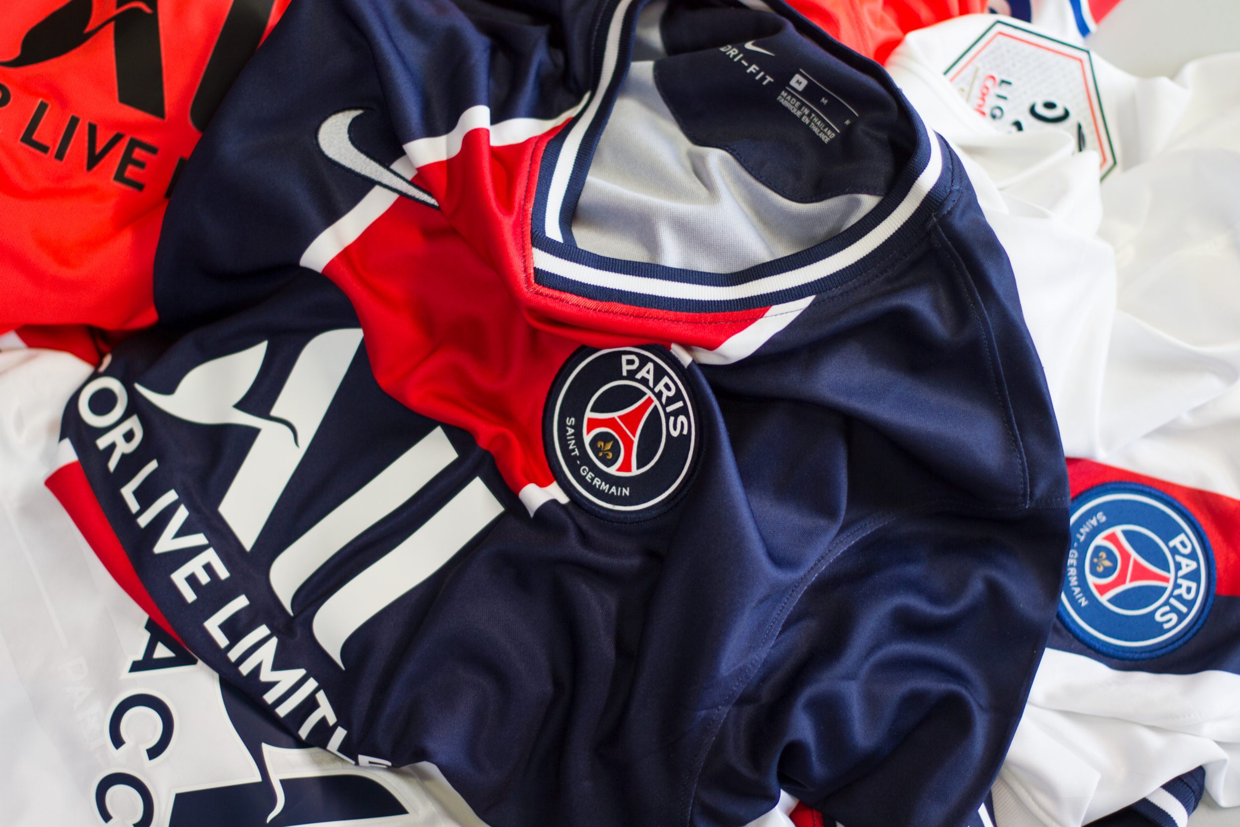 ballon-psg-rebond-maillot-psg-7