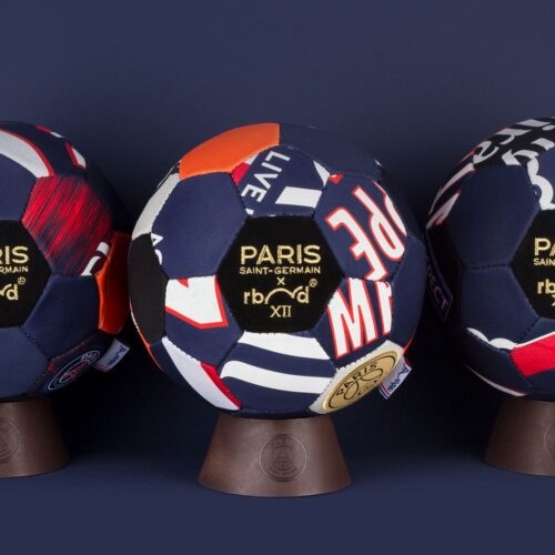 Image de l'article Un ballon du PSG fabriqué avec d'anciens maillots du club !