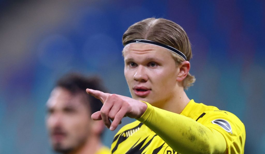 Marinero Debe pecador Pourquoi Erling Haaland masque la virgule Nike de son bandeau ?