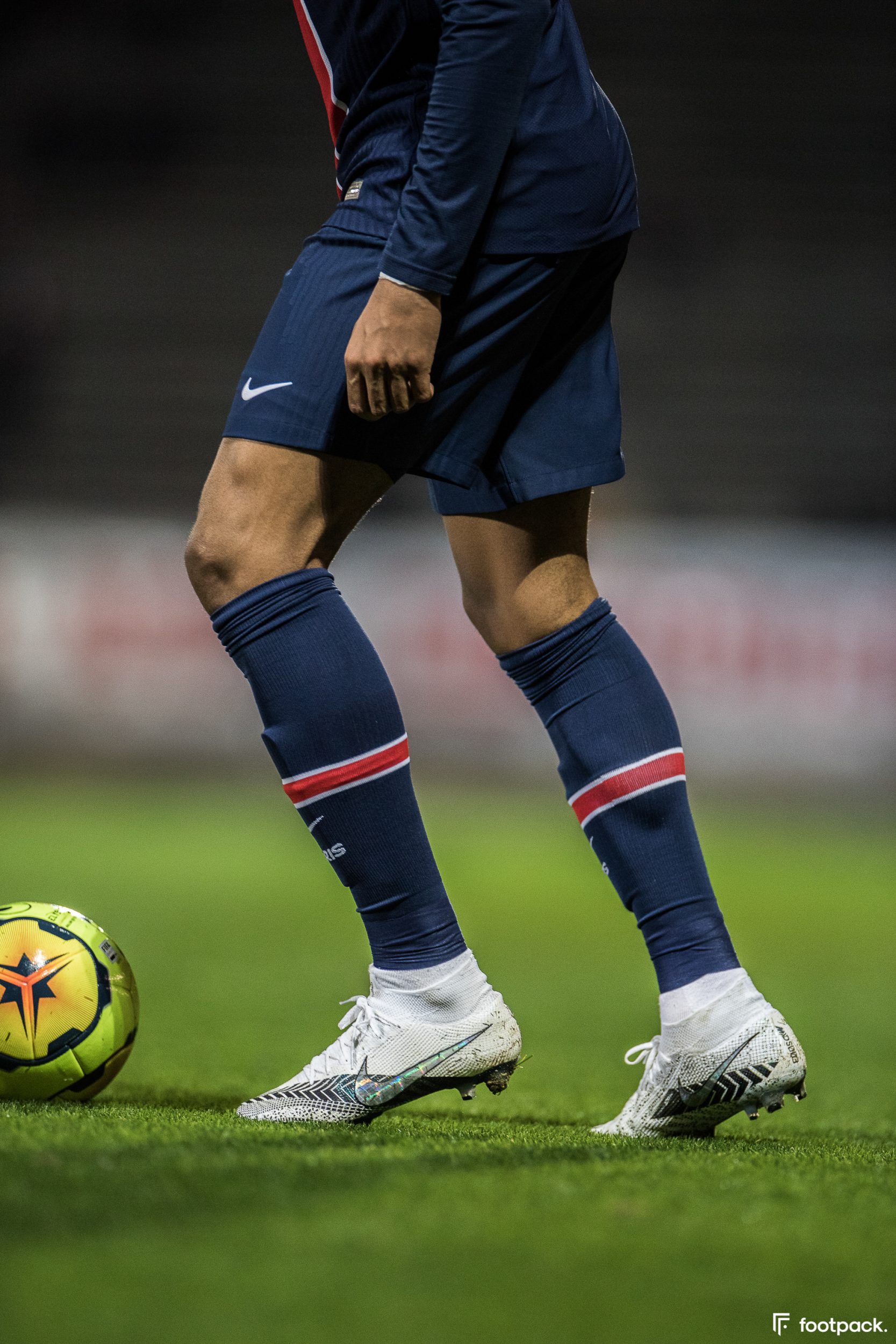 mbappe-mercurial-dream-speed-footpack