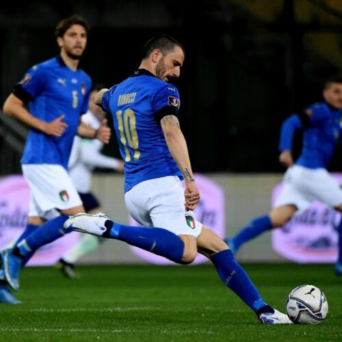 Image de l'article Bonucci reçoit une paire de Nike personnalisée pour sa 100ème sélection