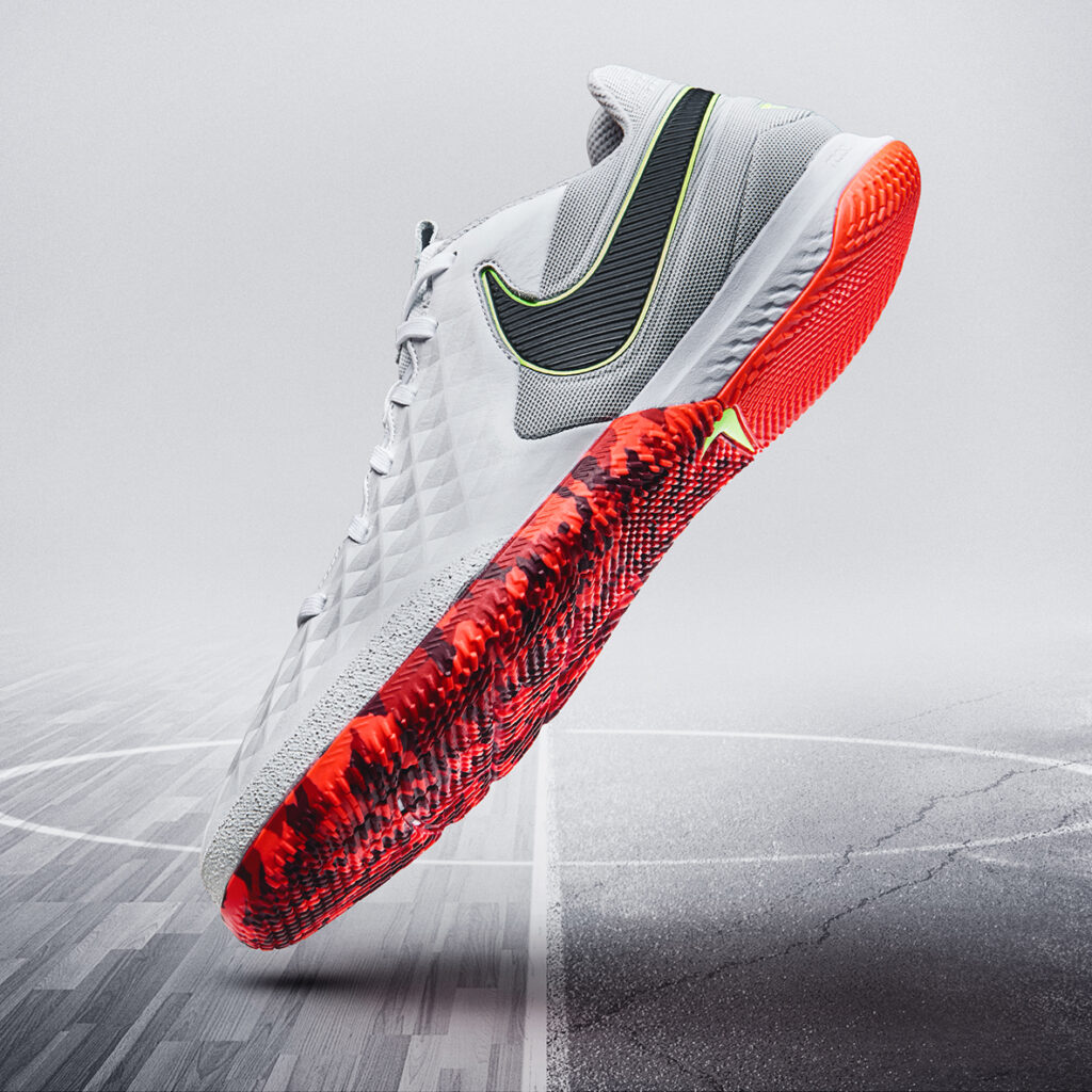 nike futsal trainers