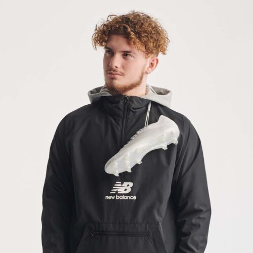 Image de l'article La pépite de Liverpool Harvey Eliott rejoint officiellement New Balance