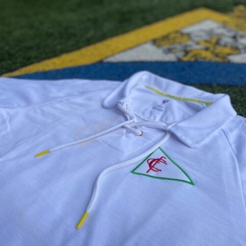 Image de l'article Le club de Cadiz lance un maillot spécial pour son 110ème anniversaire