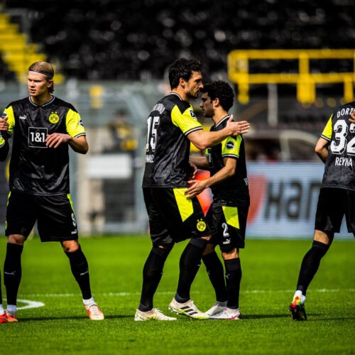 Image de l'article Le Borussia Dortmund dévoile un maillot inspiré des années 90 et en édition limitée
