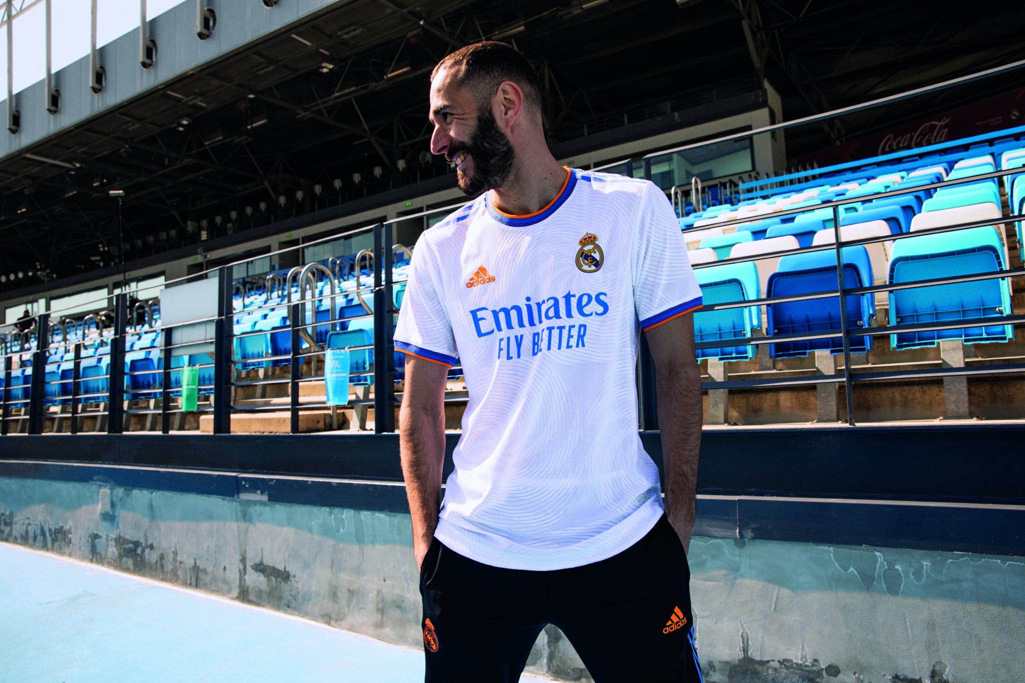 officiel-le-nouveau-maillot-du-real-madrid-2021-2022-t-m-foot