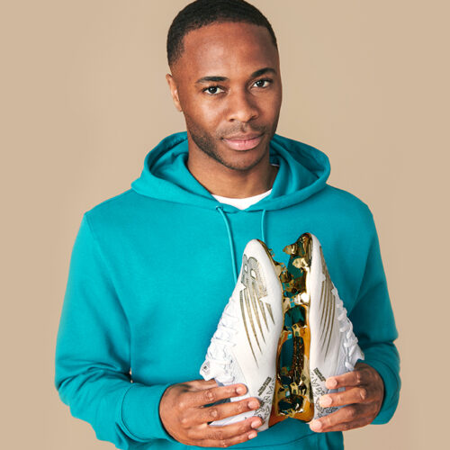 Image de l'article Raheem Sterling signe officiellement avec New Balance et portera la Furon